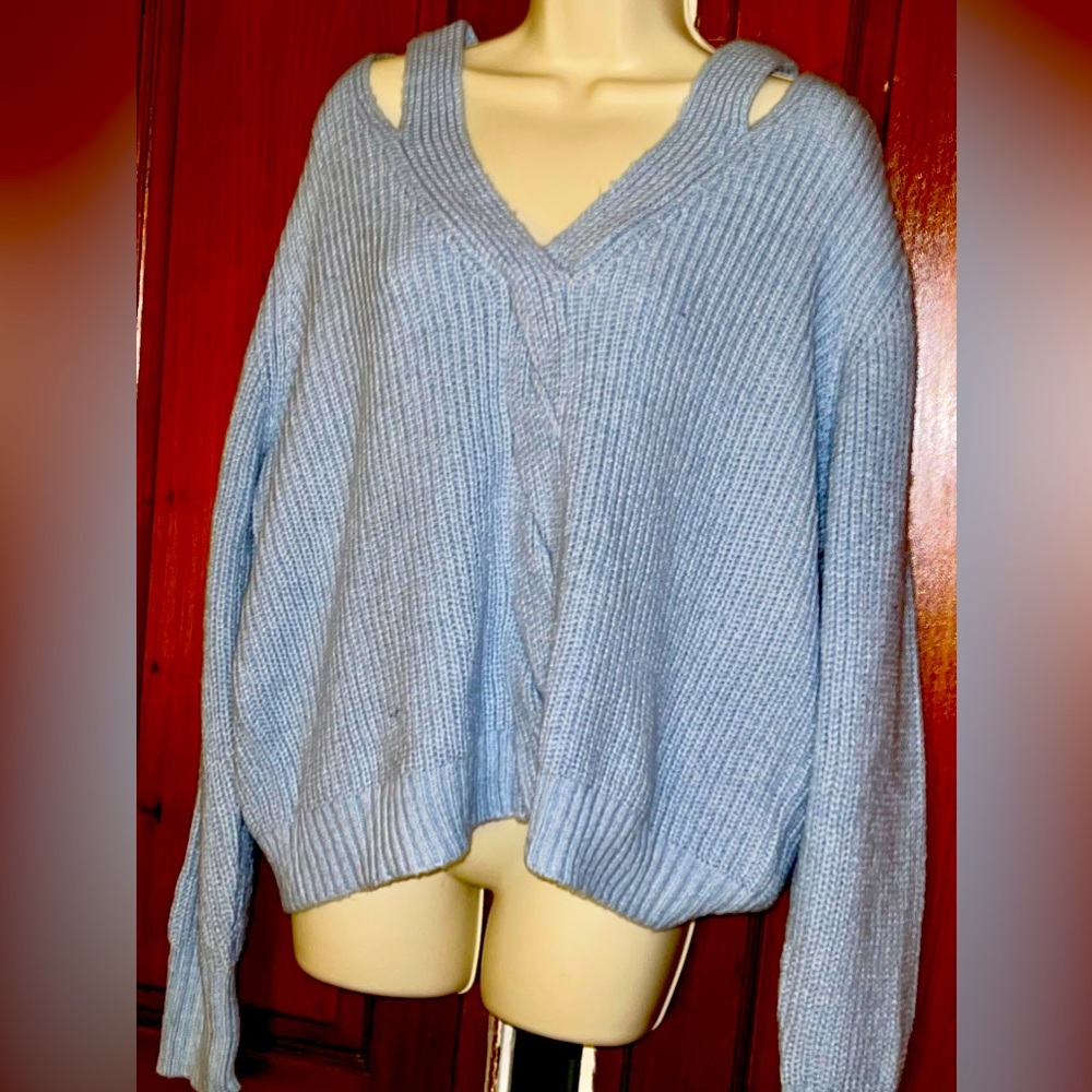Nine West Light Blue Cold Shoulder Long Sleeve Sweater. Size XXL